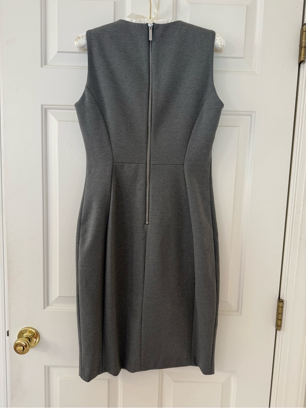 💜Calvin Klein Classic Sleeveless Sheath Dress Stretchy EUC - Picture 4 of 4